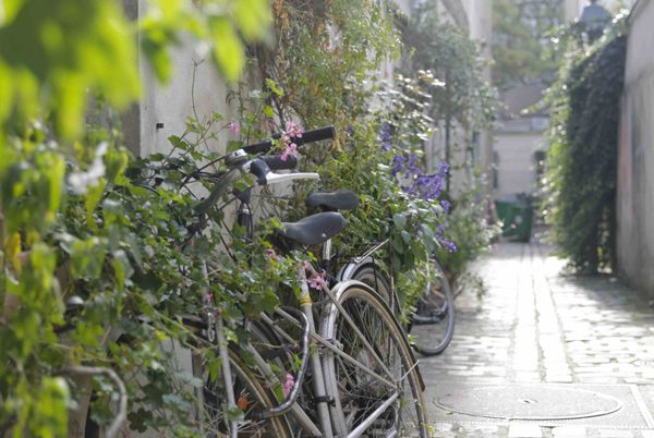 Vélos dans les rues de Paris Nation
